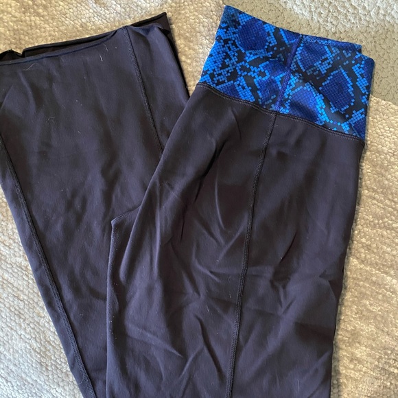 Lululemon yoga pants - Picture 2 of 3